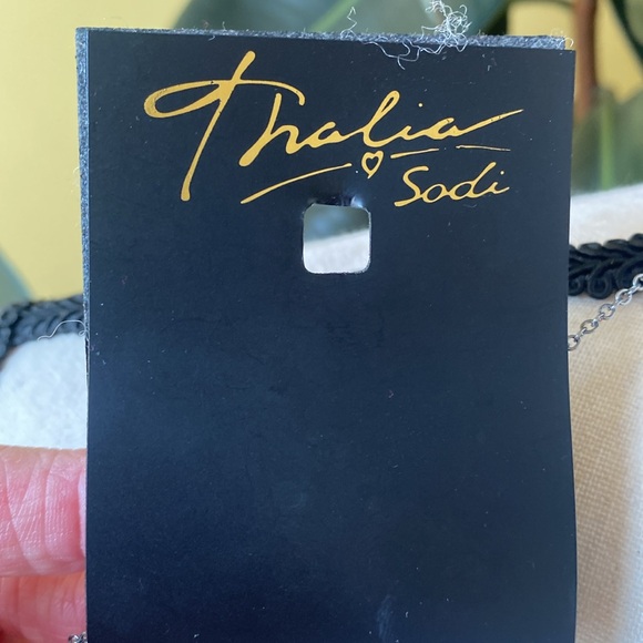 Fun, flirty, sparkly tower of lips, long necklace - Picture 5 of 7